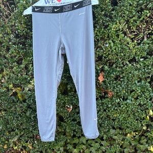 Nike women’s light gray Leggings